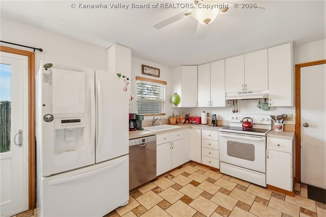 130 Rolling Acres, Winfield, WV 25213