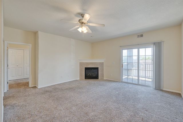 6255 Beechtree Drive 4205, West Des Moines, IA 50266