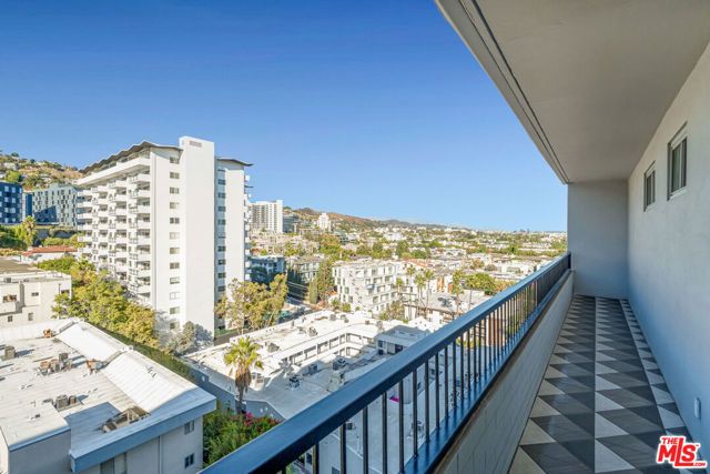 1100 Alta Loma Road 1404, West Hollywood, CA 90069