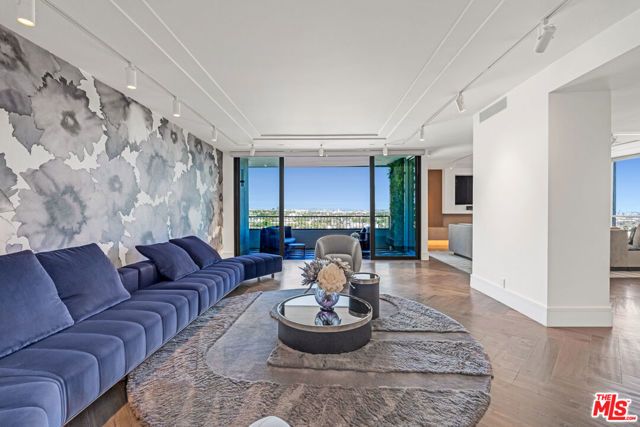 1100 Alta Loma Road 1404, West Hollywood, CA 90069