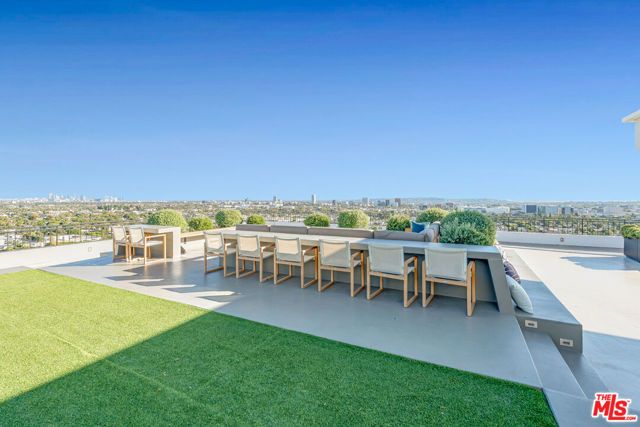 1100 Alta Loma Road 1404, West Hollywood, CA 90069