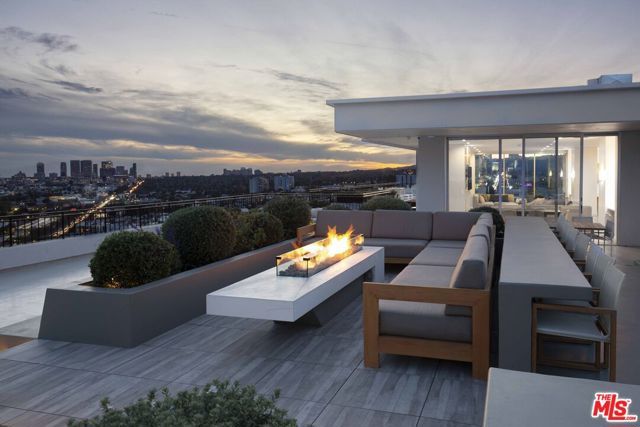 1100 Alta Loma Road 1404, West Hollywood, CA 90069