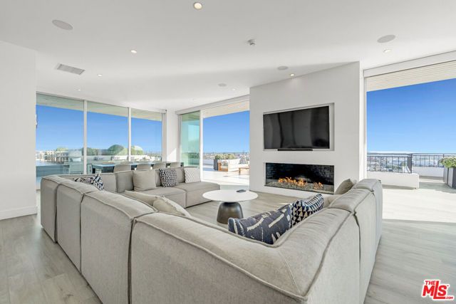 1100 Alta Loma Road 1404, West Hollywood, CA 90069