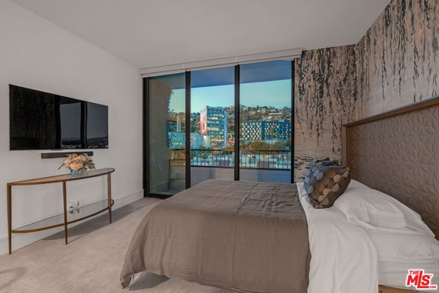 1100 Alta Loma Road 1404, West Hollywood, CA 90069