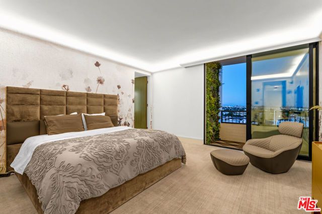 1100 Alta Loma Road 1404, West Hollywood, CA 90069