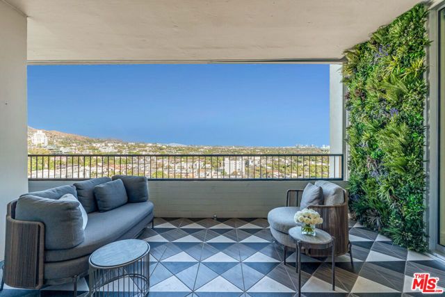 1100 Alta Loma Road 1404, West Hollywood, CA 90069