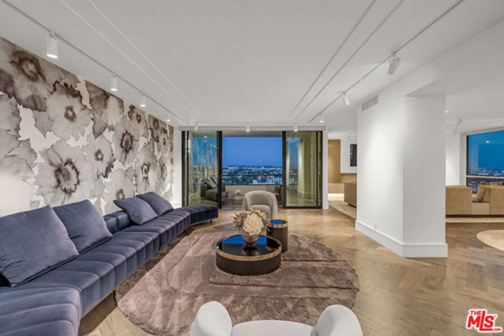 1100 Alta Loma Road 1404, West Hollywood, CA 90069