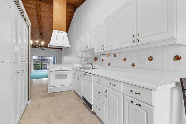 13502 SW 102nd Ln, Miami, FL 33186