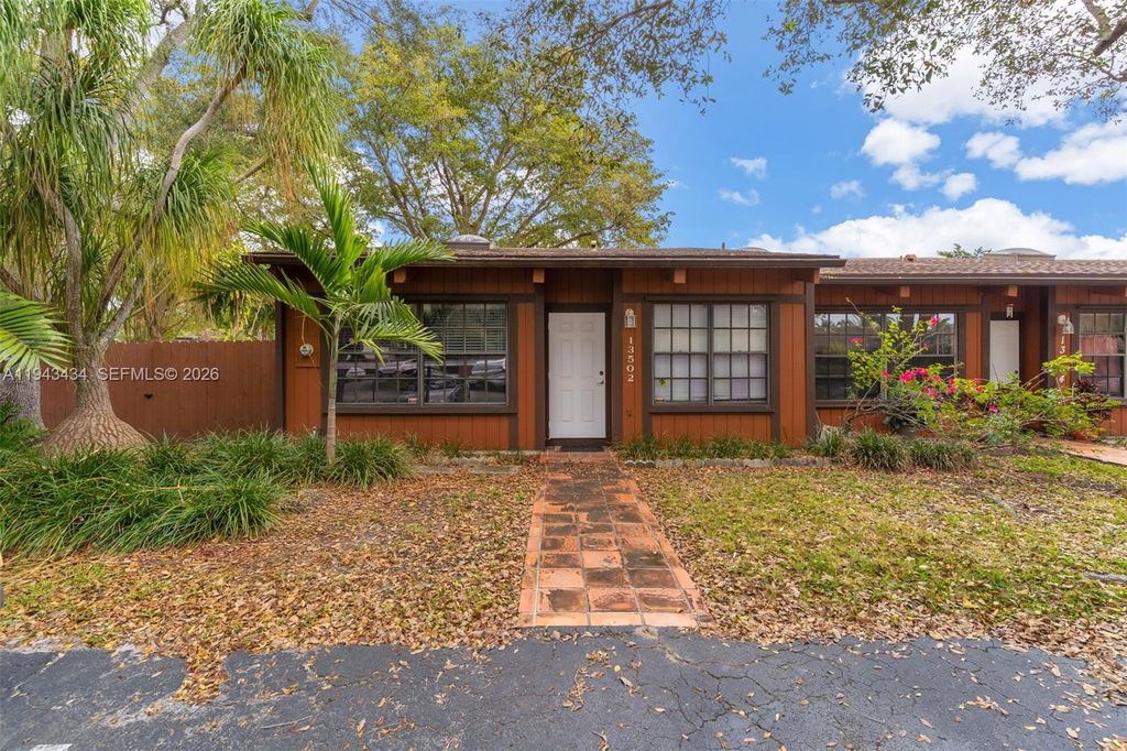 13502 SW 102nd Ln, Miami, FL 33186