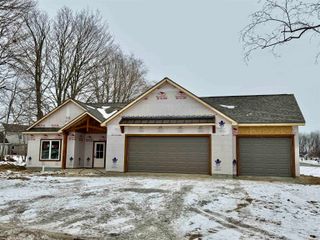 2252 Highlander Drive, Warsaw, IN 46580