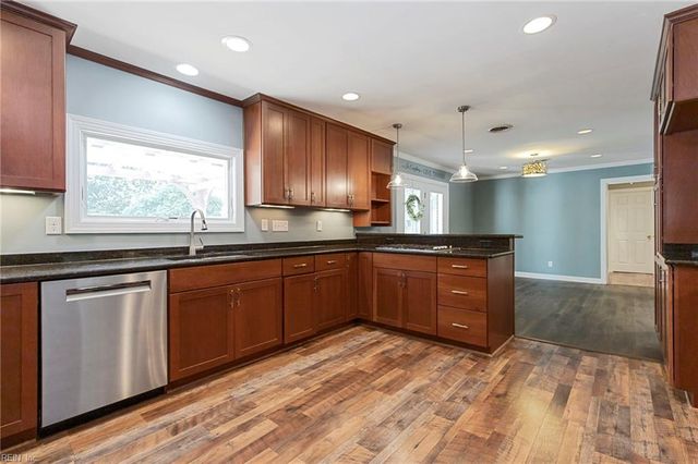 43 Patton DR, Newport News, VA 23606