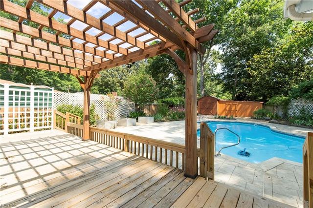 43 Patton DR, Newport News, VA 23606