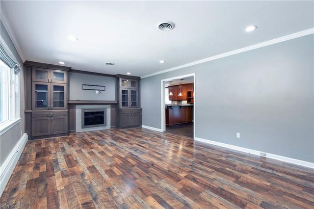 43 Patton DR, Newport News, VA 23606