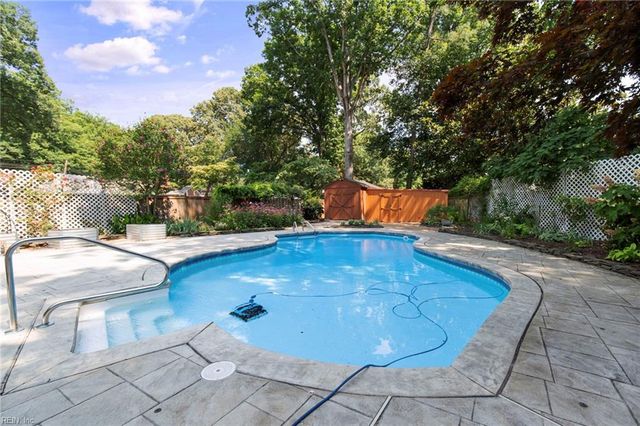 43 Patton DR, Newport News, VA 23606