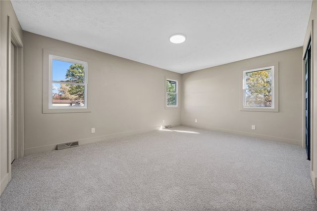 1130 Blue Sky Dr, Neshannock Twp, PA 16105