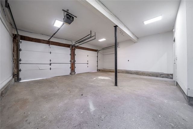 1130 Blue Sky Dr, Neshannock Twp, PA 16105