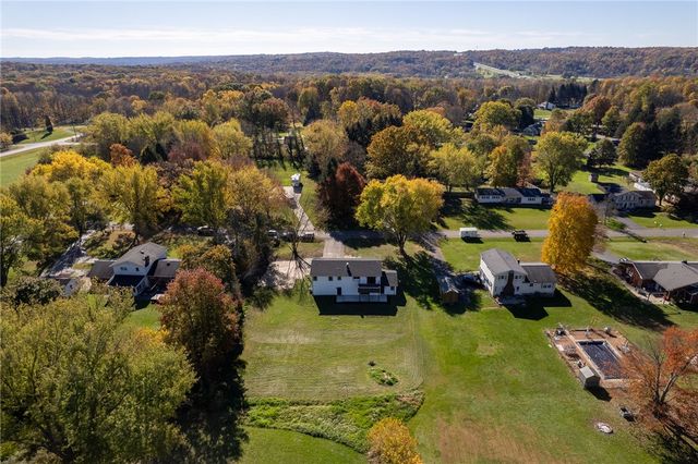 1130 Blue Sky Dr, Neshannock Twp, PA 16105