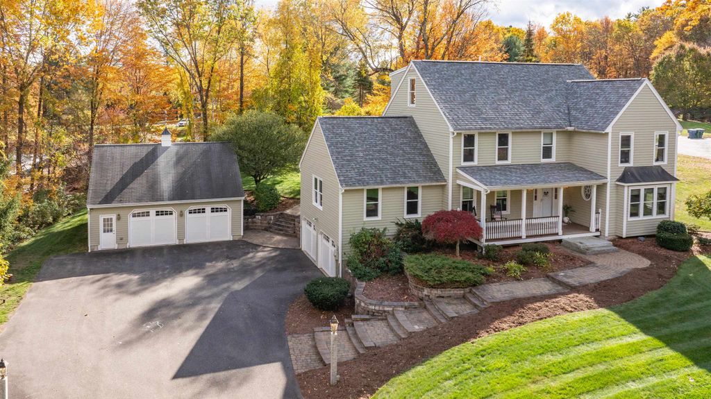 8 Carriage Lane, Milford, NH 03055