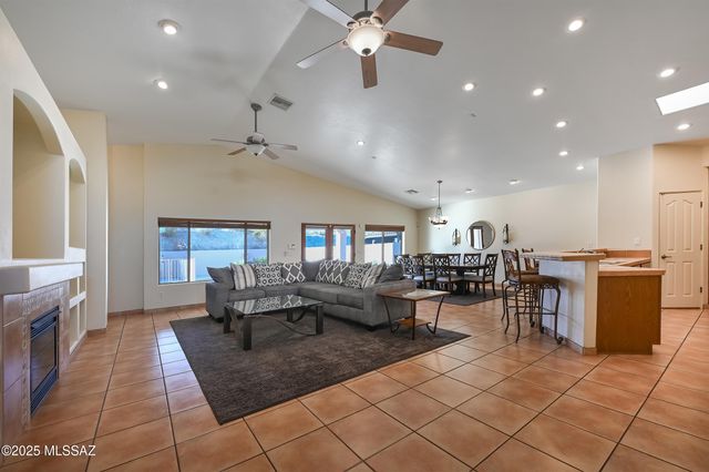 844 S Deer Meadow Loop, Tucson, AZ 85745
