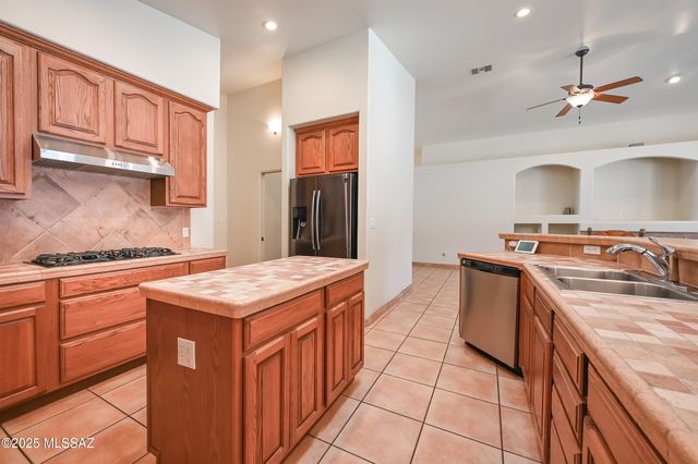 844 S Deer Meadow Loop, Tucson, AZ 85745