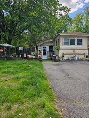 44 Rest Way, Springfield, MA 01119