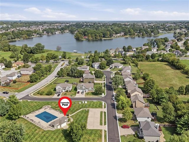 800 Garnes Street, Raymore, MO 64083