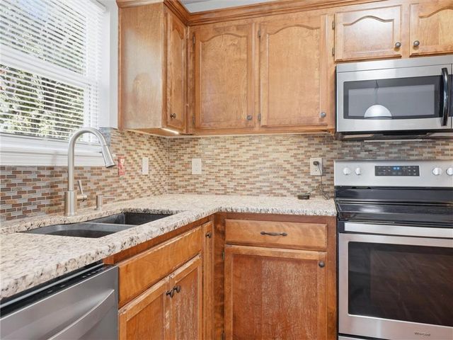 800 Garnes Street, Raymore, MO 64083
