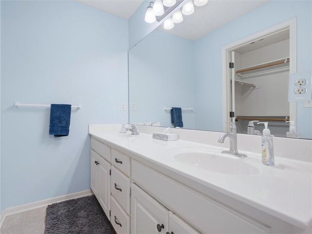 800 Garnes Street, Raymore, MO 64083