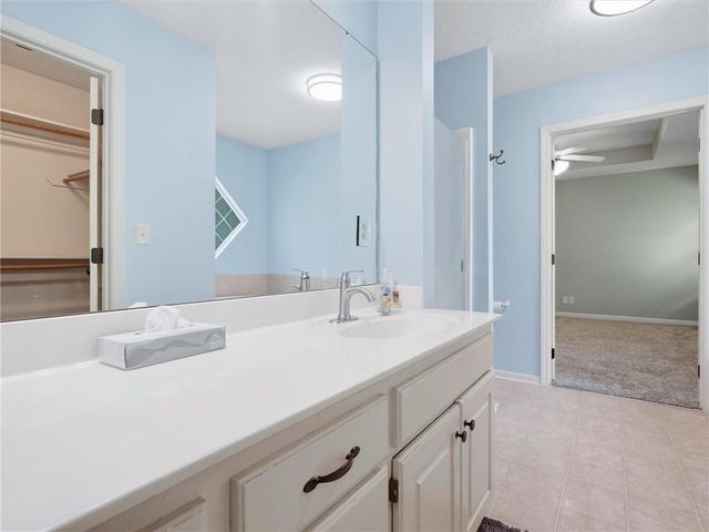 800 Garnes Street, Raymore, MO 64083