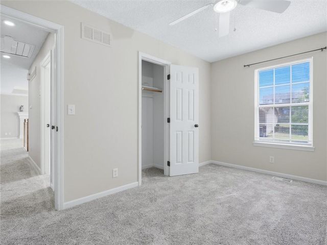 800 Garnes Street, Raymore, MO 64083