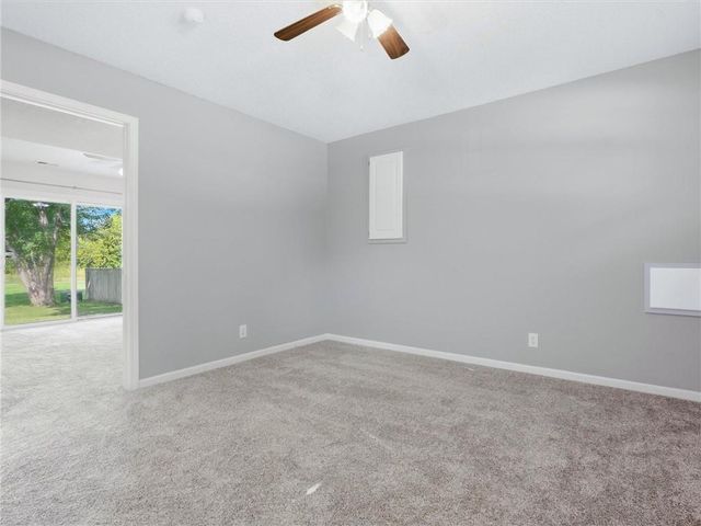 800 Garnes Street, Raymore, MO 64083
