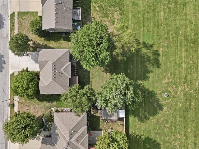 800 Garnes Street, Raymore, MO 64083