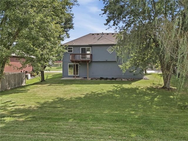 800 Garnes Street, Raymore, MO 64083