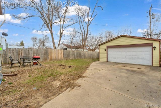 19710 Woodingham Drive, Detroit, MI 48221