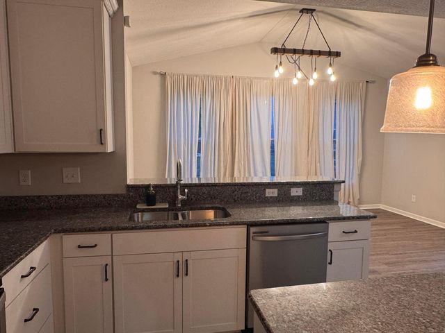 1124 Ayrshire Drive, Columbus, OH 43207