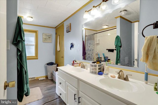 381 ROHLERS CHURCH RD, Dover, PA 17315