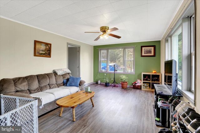 381 ROHLERS CHURCH RD, Dover, PA 17315