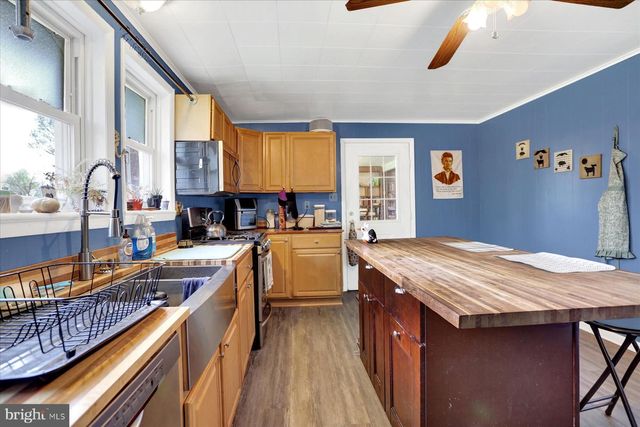 381 ROHLERS CHURCH RD, Dover, PA 17315
