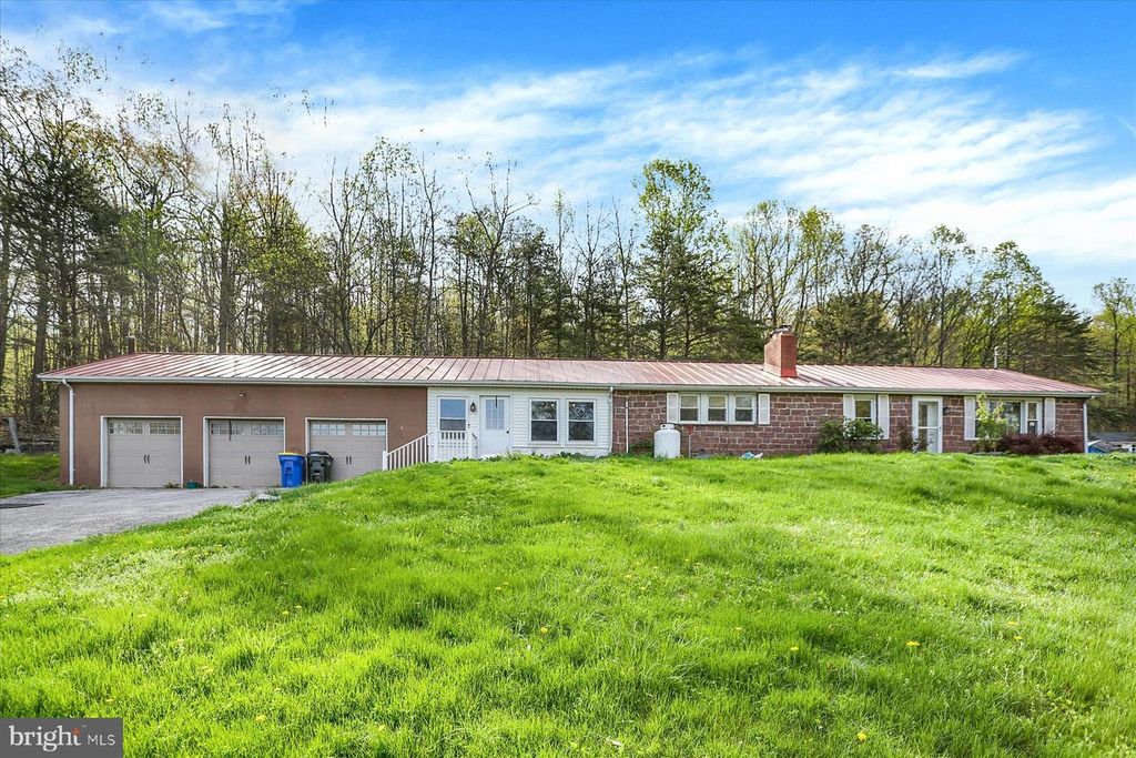 381 ROHLERS CHURCH RD, Dover, PA 17315