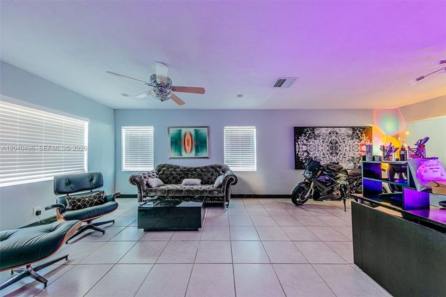 7006 NW 99th Way, Tamarac, FL 33321