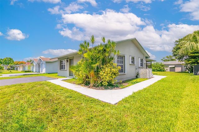 7006 NW 99th Way, Tamarac, FL 33321