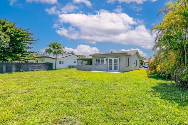 7006 NW 99th Way, Tamarac, FL 33321