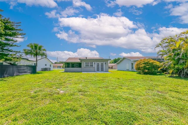 7006 NW 99th Way, Tamarac, FL 33321