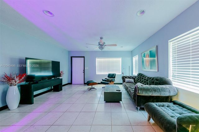 7006 NW 99th Way, Tamarac, FL 33321