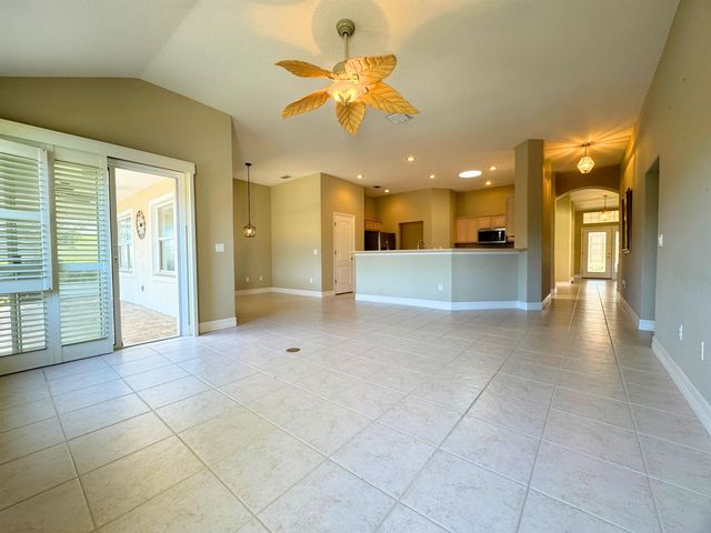 67 W Lagare St, Palm Coast, FL 32137