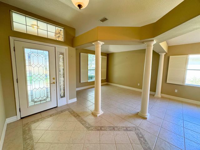 67 W Lagare St, Palm Coast, FL 32137