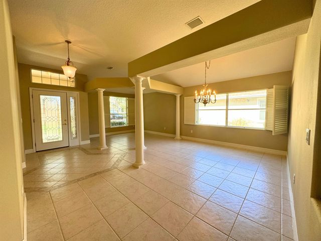 67 W Lagare St, Palm Coast, FL 32137