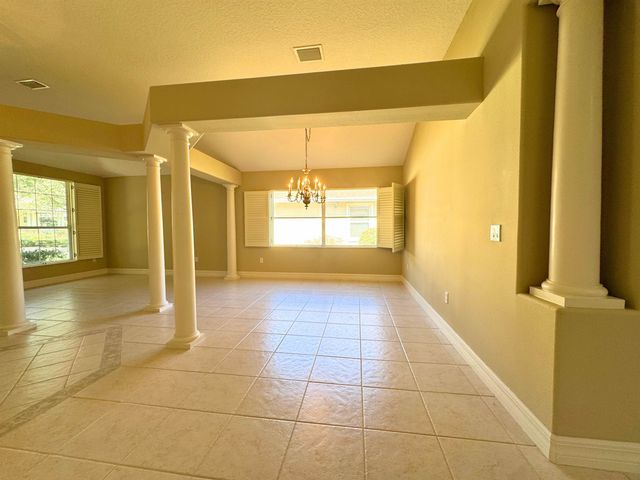 67 W Lagare St, Palm Coast, FL 32137