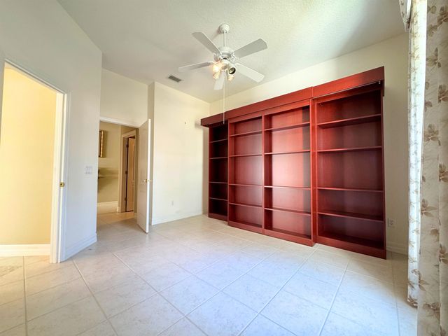 67 W Lagare St, Palm Coast, FL 32137