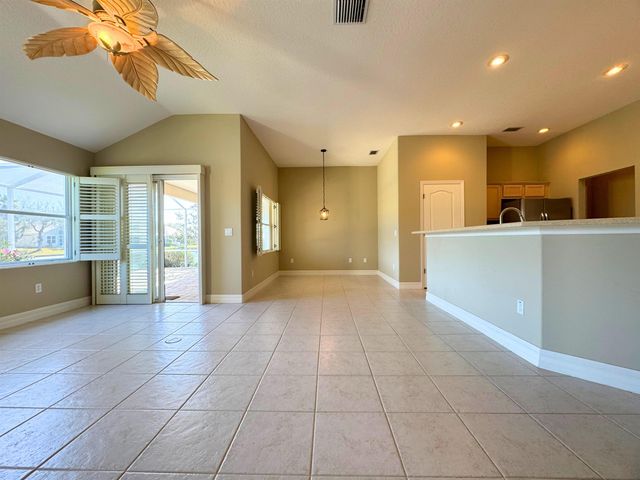 67 W Lagare St, Palm Coast, FL 32137